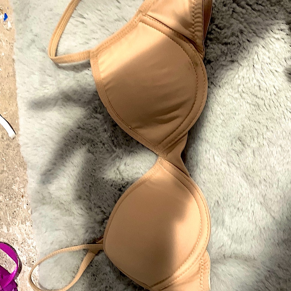 It is a kids 32A in size i have some in different colors to.